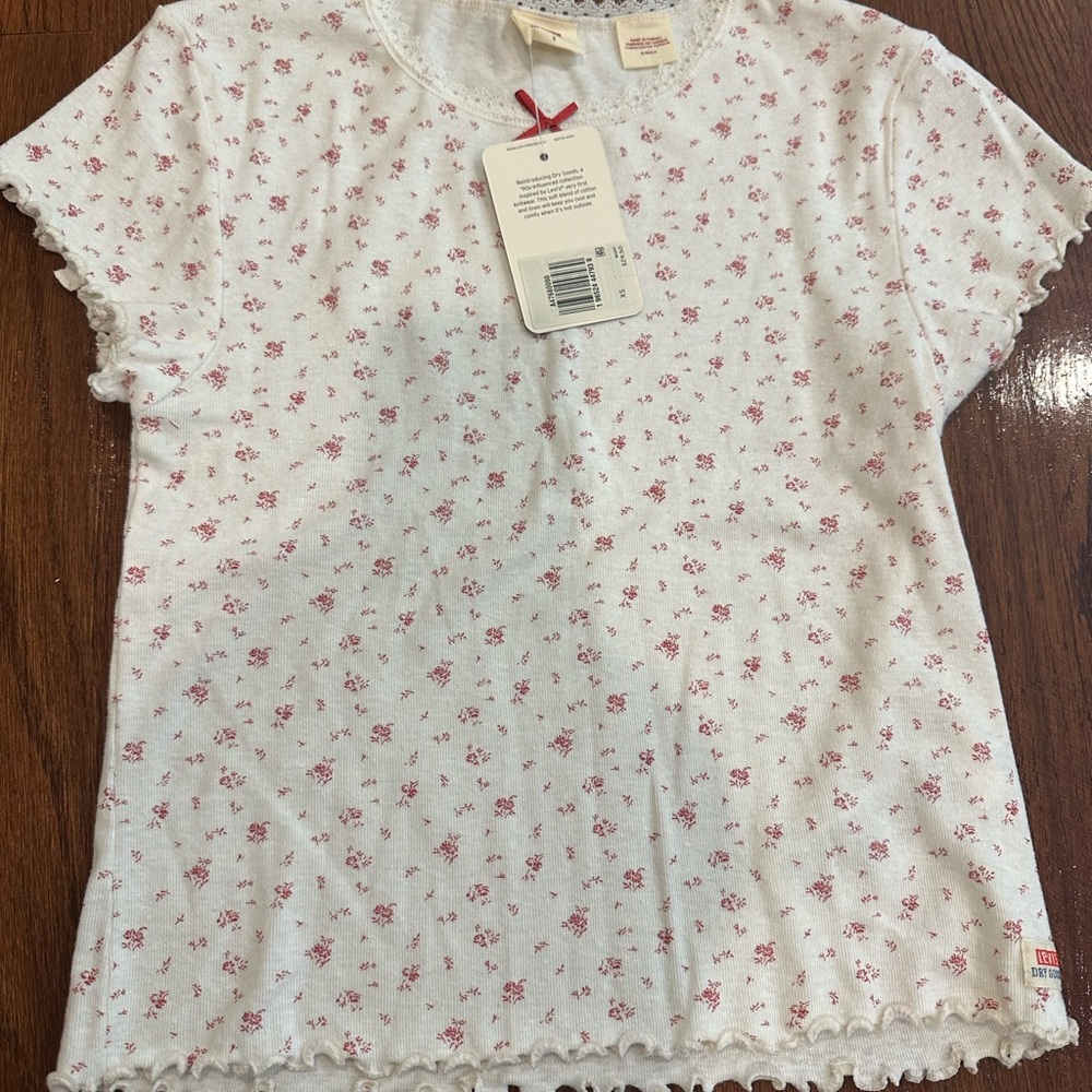 Levi ‘s T shirt